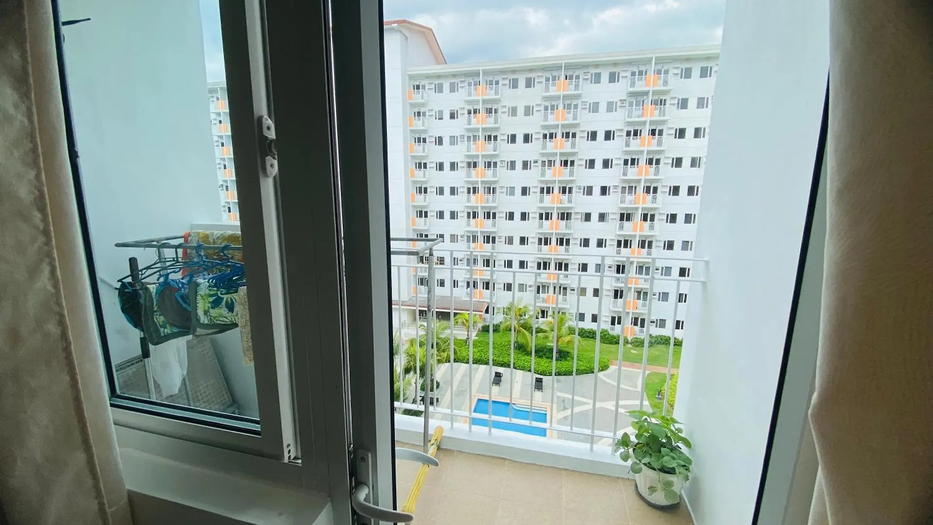 Herberg Field Residences 1Bedroom Condo-Free Wifi, Near In Naia Terminal Manilla